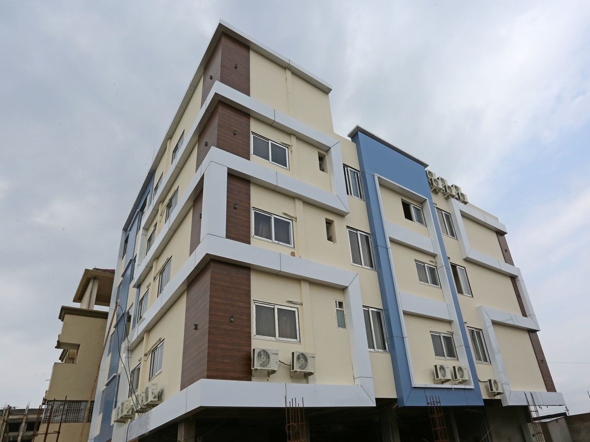 Oyo 15861 Hotel Shivganga Comfort Zone Raipur  Exterior photo