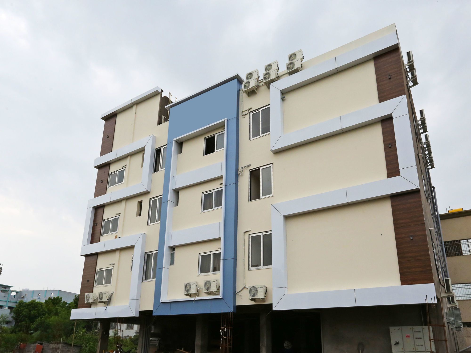 Oyo 15861 Hotel Shivganga Comfort Zone Raipur  Exterior photo